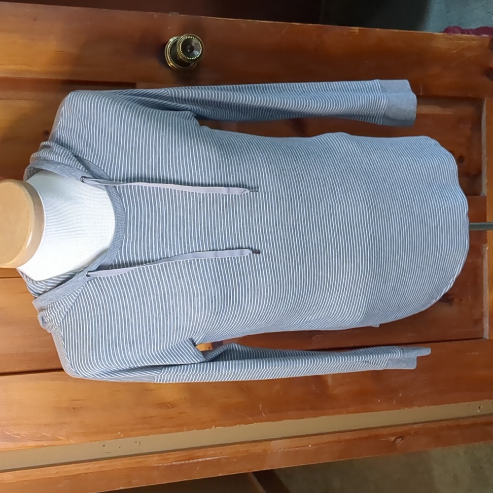 CABLE & GAUGE* long sleeve hooded gray white pinstriped t-shirt sweater top
